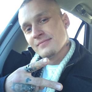 Meet your Posher, Kenny